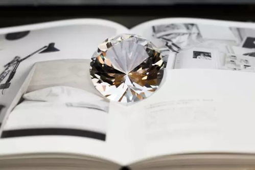 钻石鉴定法，秘法揭秘，轻松成为珠宝专家！