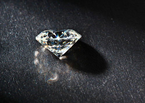 钻石鉴定中的常见误区，如何避免被蒙蔽？