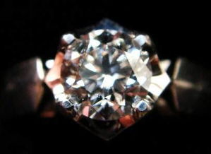 自然钻石与合成钻石的鉴定差异