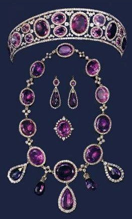 奢侈珠宝品牌的历史沿革，奢侈珠宝品牌A的历史沿革